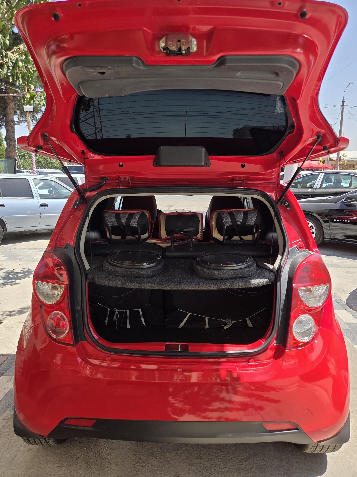 Spark Avtomat 2014-yil 88.000km Variantga beriladi.