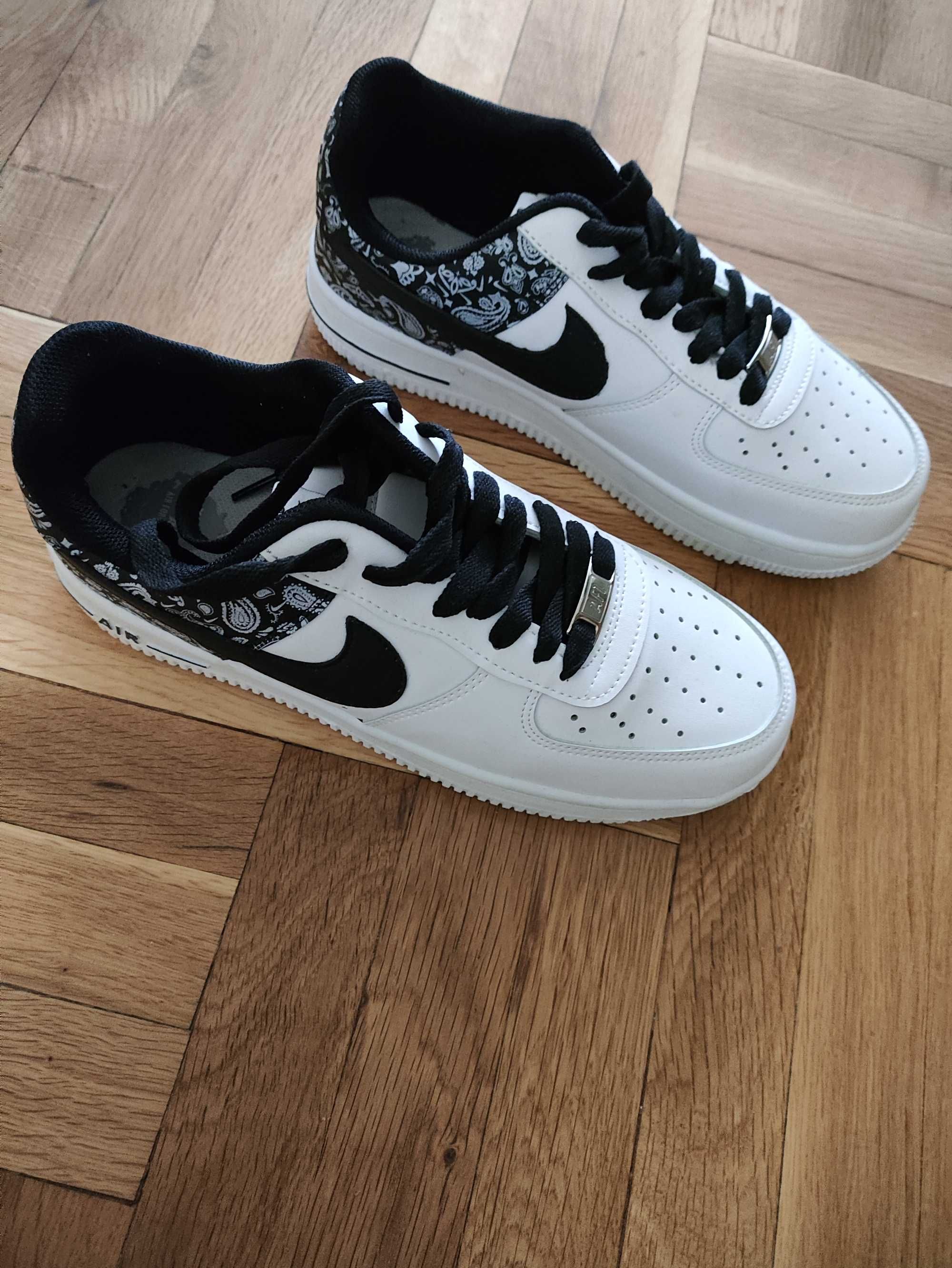 Продавам Маратонки Nike