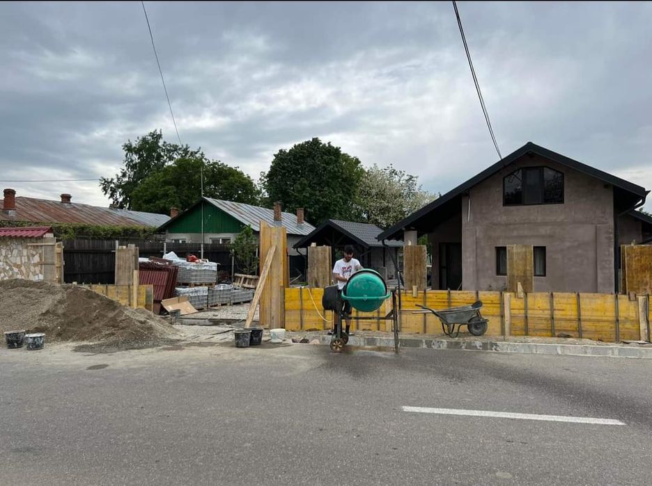 Garduri și porți din plasă metalică fabricate exact după cerințe. Aces