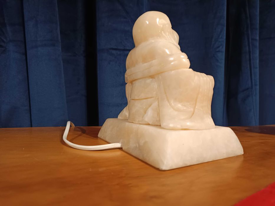 фигурка на Буда ръчно издълбана от чист бял нефрит, .Нощна лампа.