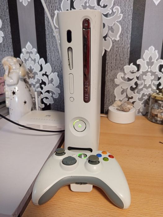Xbox 360 și accesorii.