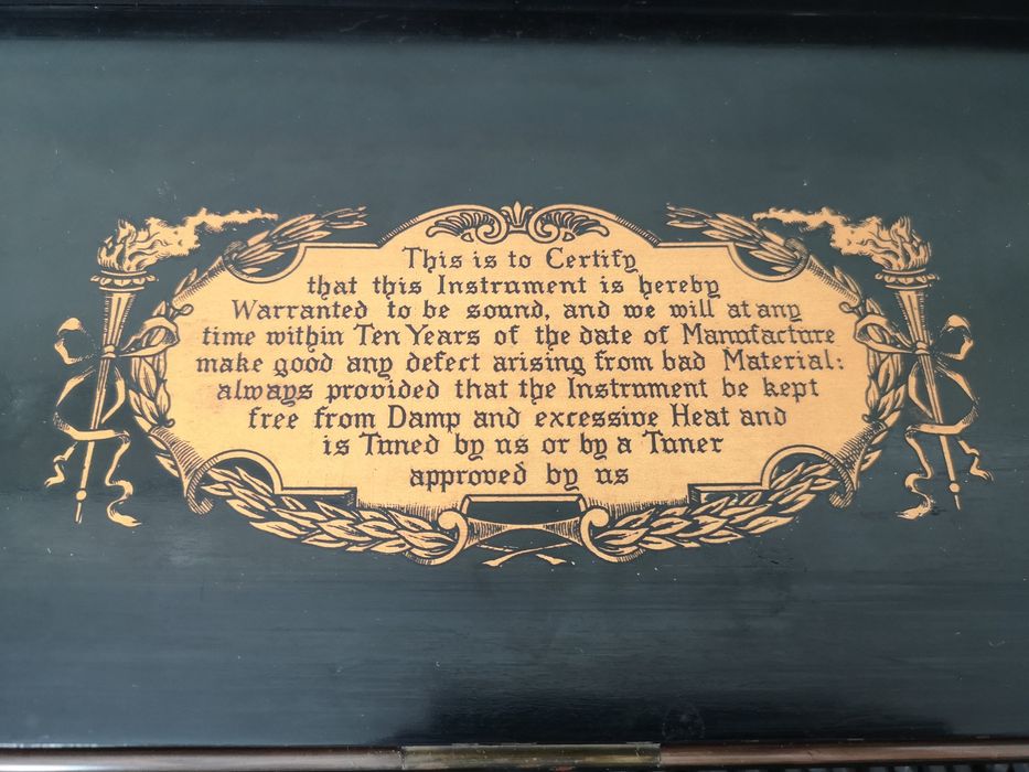 Подарявам старо английско пиано