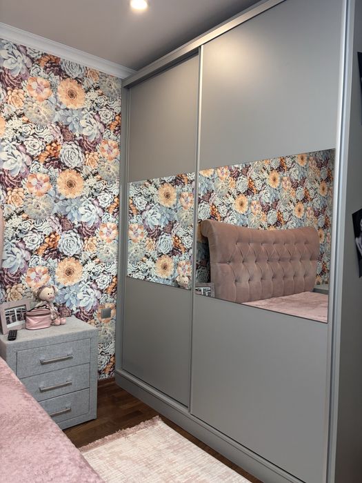 Гардероб,нощни шкафчета и скрин за телевизор