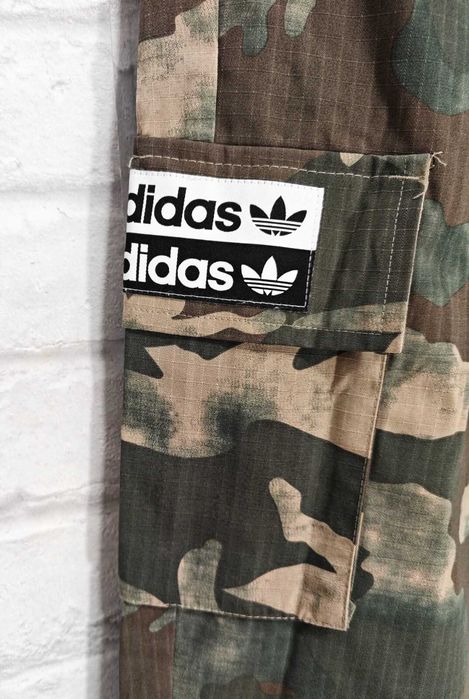 Adidas Камуфляж Оригинални дамски панталон camouflage Размер UK 12 / L