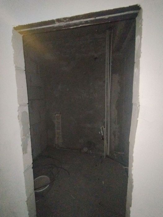 Kogon shahrida yangi qurilgan uydan xonadon sotiladi