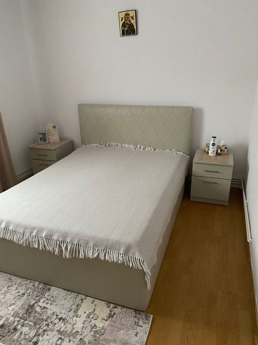 DE VANZARE  .Ap 60 m  2 camere in orasul Fieni