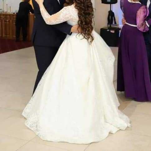 Vând rochie de mireasă