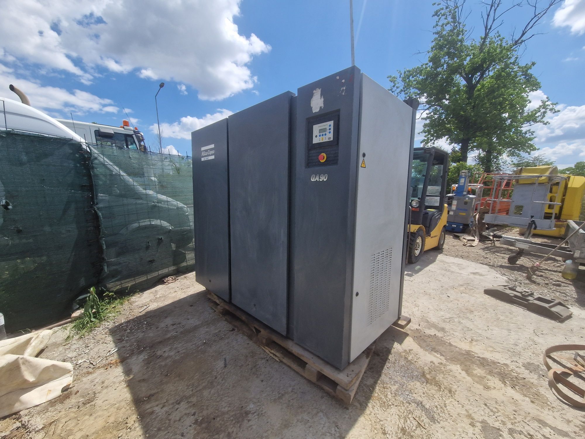 Compresor industrial Atlas Copco GA 90–90 kW–An 2006 accept schimburi