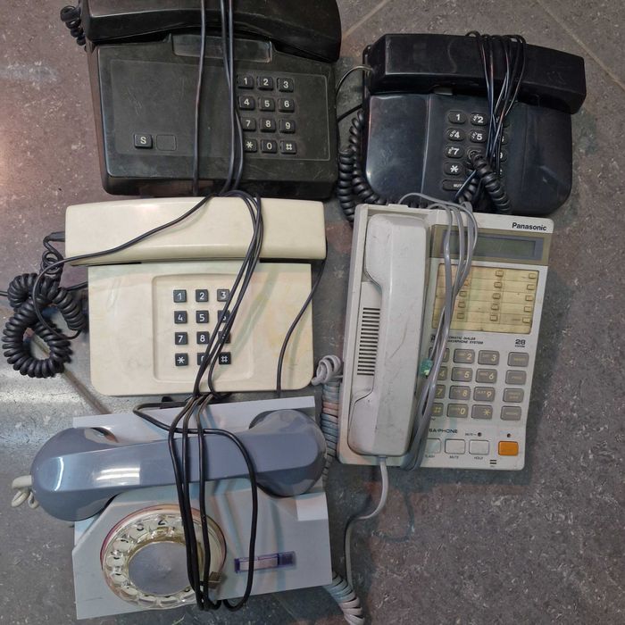 Телефонные аппараты ретро.