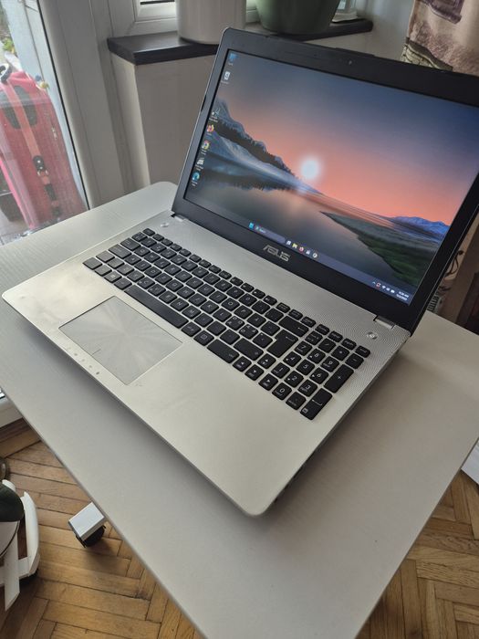 Laptop Asus i7 ssd Windows 11