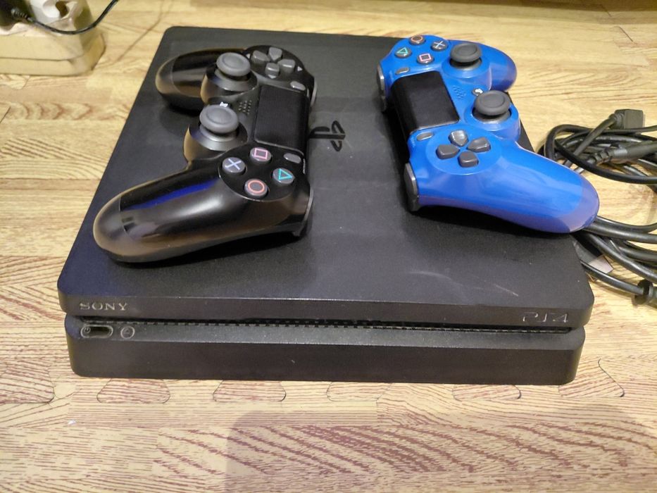 Плейстейшн 4 Slim