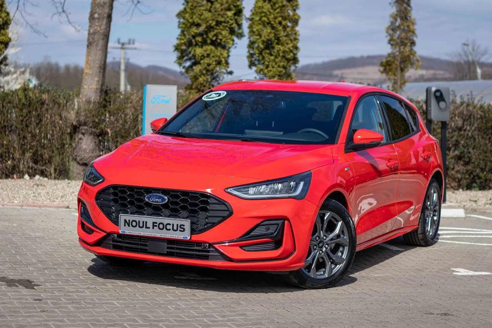 Ford Focus Noul Focus MCA ST-LINE X 5 USI 1.0 Ecoboost mHEV 125 CP - Black Friday