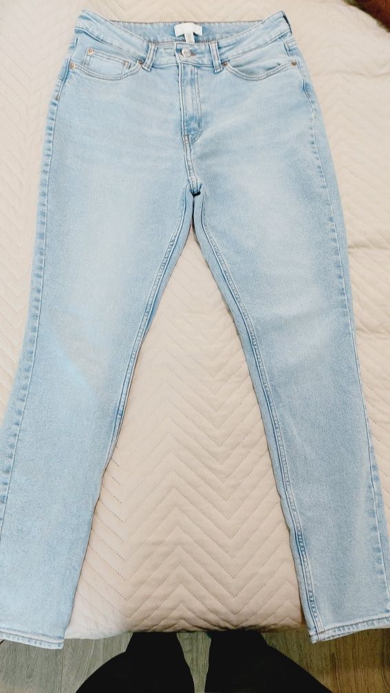 Нови дънки H&M, обувани са за 2 часа