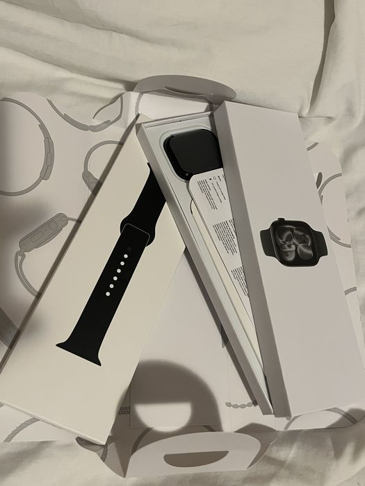 Apple watch 11 series black
