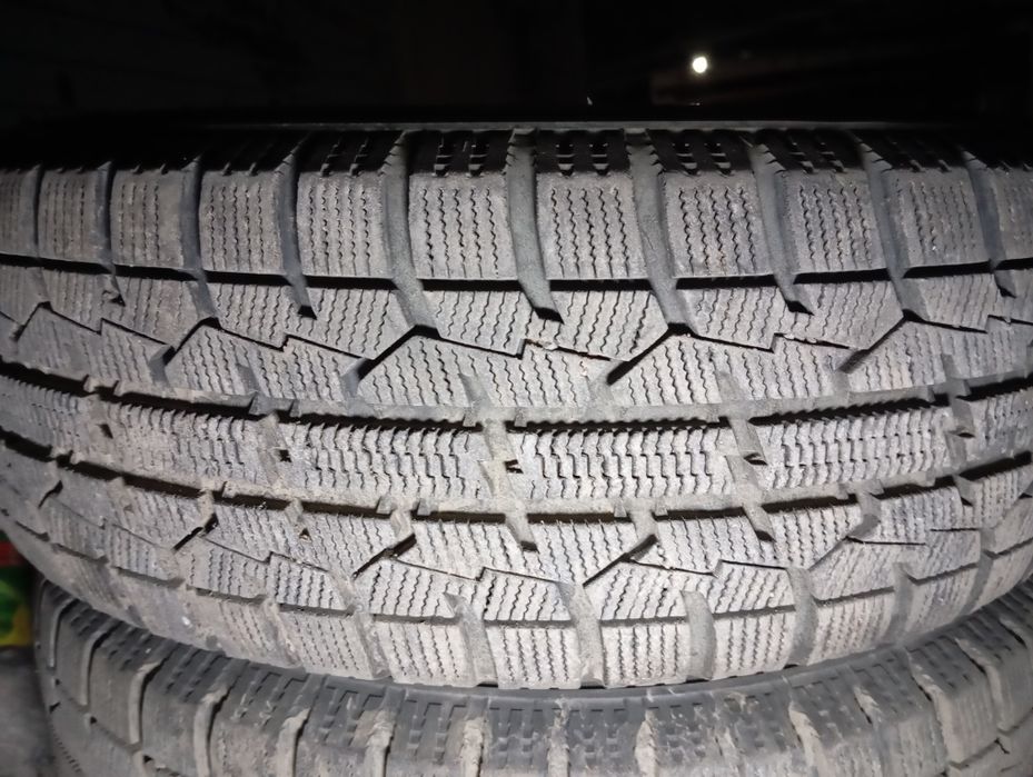 Зимние шины в количестве 3шт размер 195.65r15