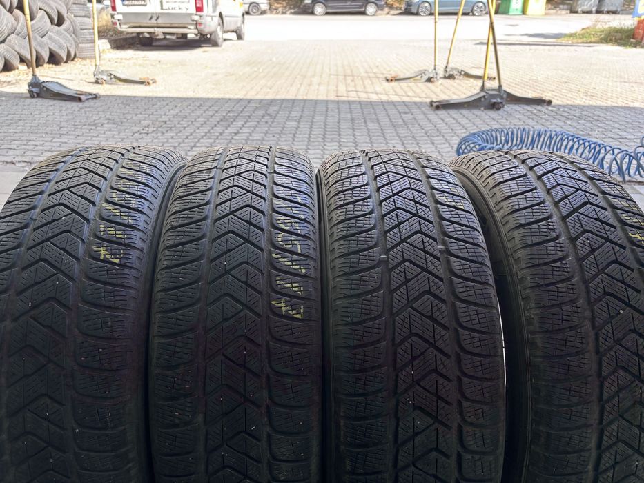 215/65/17 4 броя PIRELLI