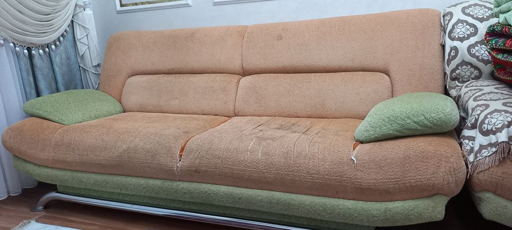 Диван, и два кресло