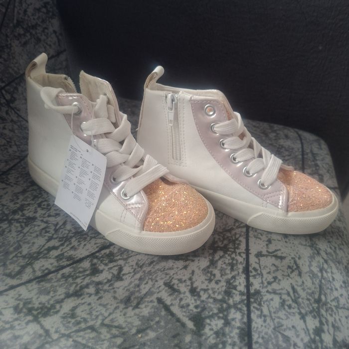 Обувки Reserved, 28 номер