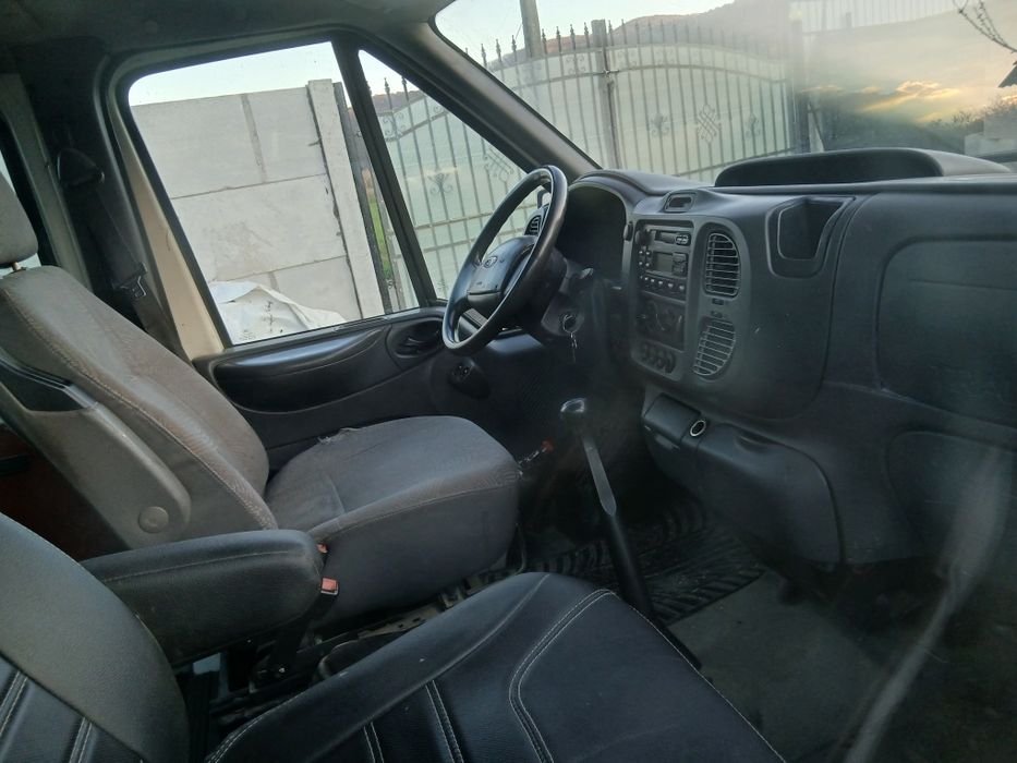 Vând Ford transit preț 2000 euro