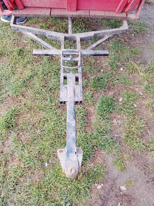 Vând remorca agricola