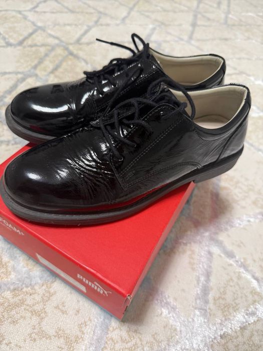 Лакированные черные туфли мужские 37 рр