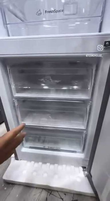 Холодильник Indesit в идеальном состоянии. Indesit muzlatkich, ideal