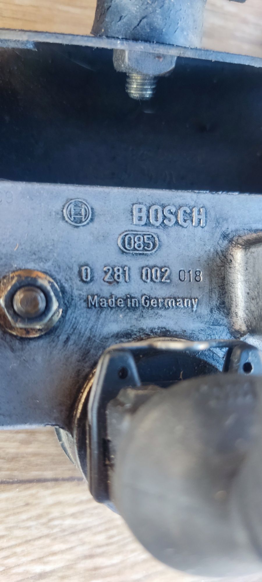 Baкуум и клапан за audi 80 B4 1 Z