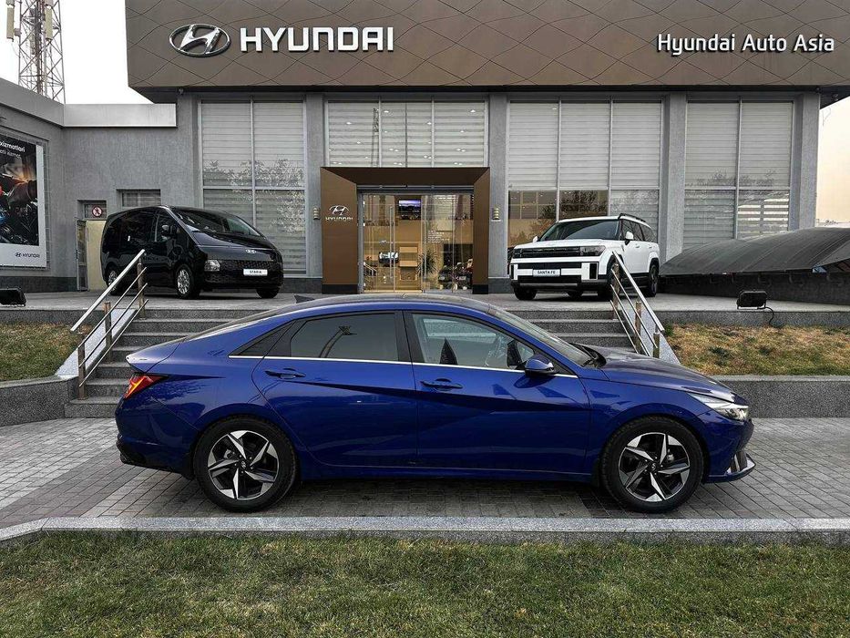 Продаётся Elantra Luxe 2.0 л 2021
