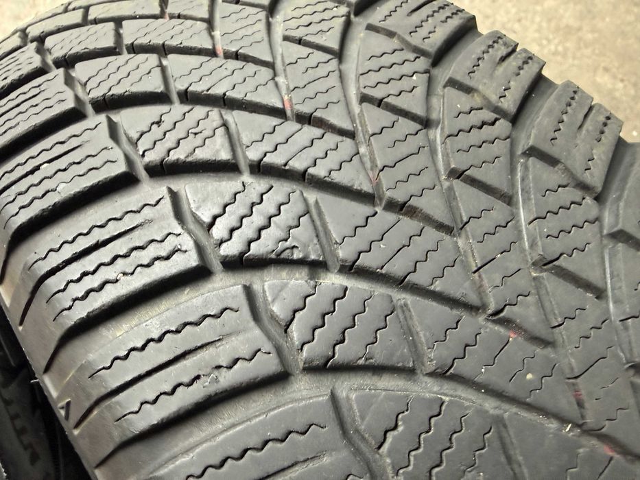 2x Anvelope Iarna 185/65 R15 - Bridgestone Blizzak LM 005