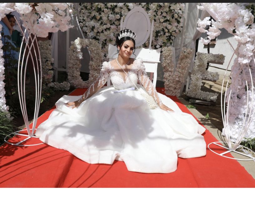 Vand rochie de mireasa