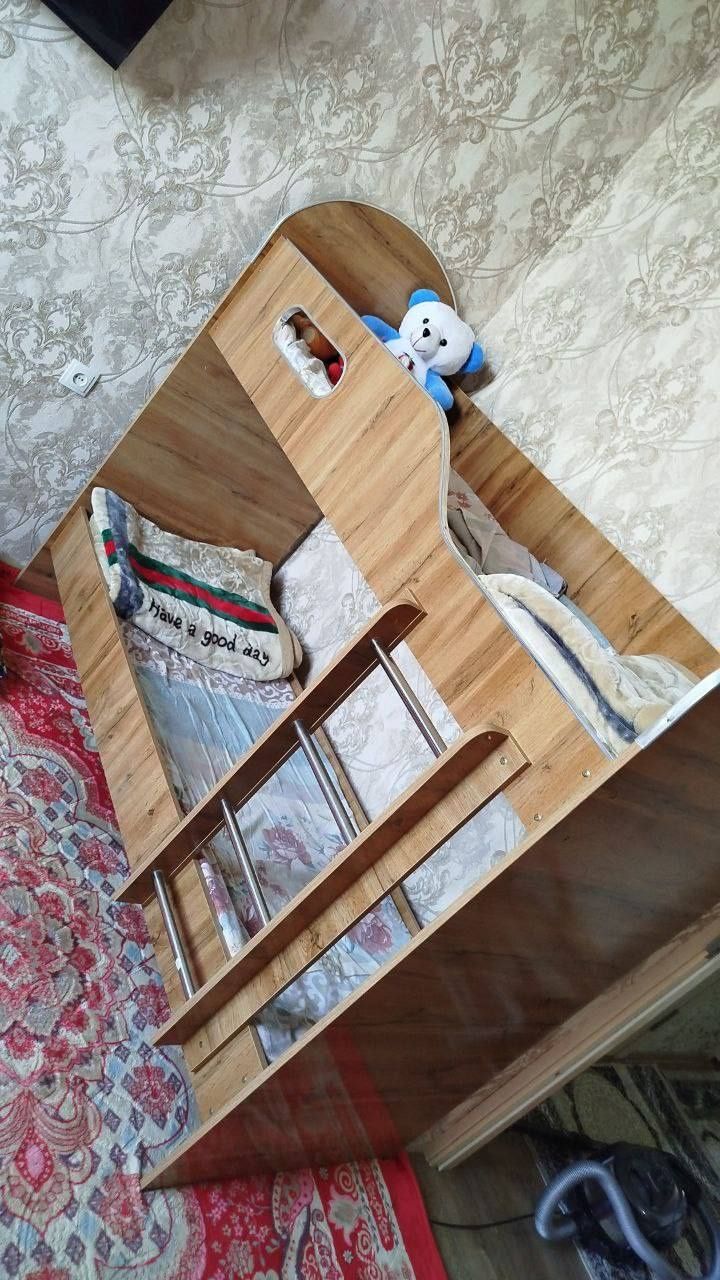 Mebel sotiladi srochna