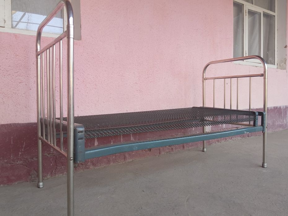 Железный кровать