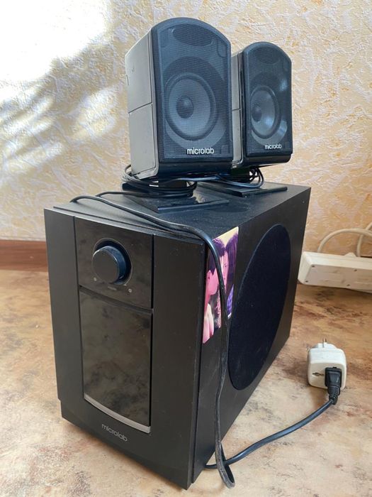 Продам колонки microlab 3.1 (микролаб) в хорошем состоянии