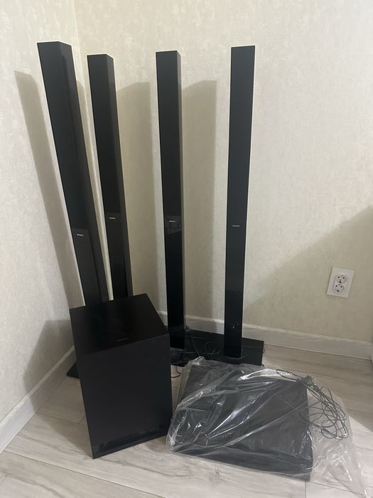 Домашний кинотеатр Sony с саббуфером и 4 колонки