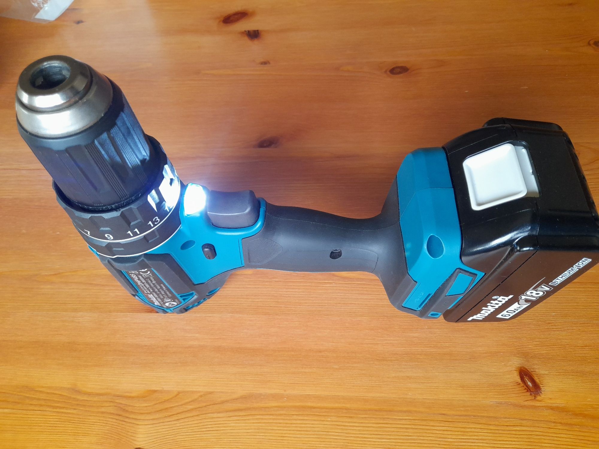 Makita DHP485 masina de gaurit si insurubat cu percutie