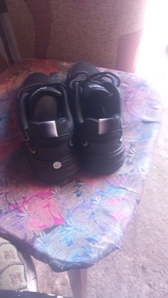 Vand adidași sport mărime 40 noi noui nouți