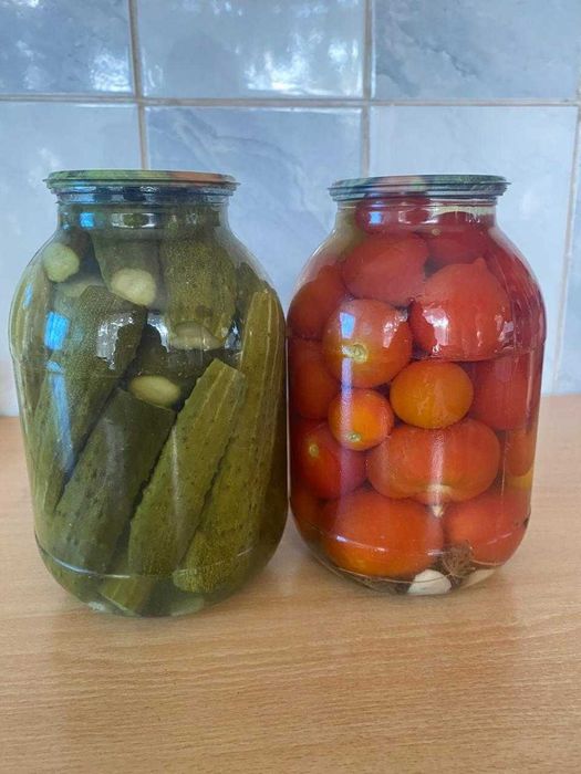 маринованые огурчики и помидорчики