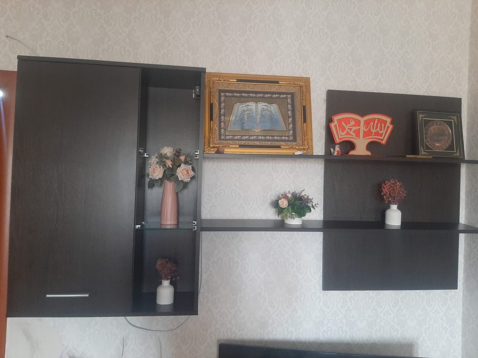 Продается настенный шкафчик