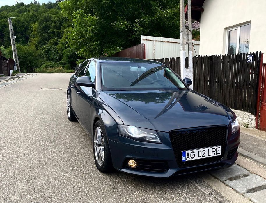 Audi A4 AUDI A4 B8 /padele volan/alcantara/automata!!!