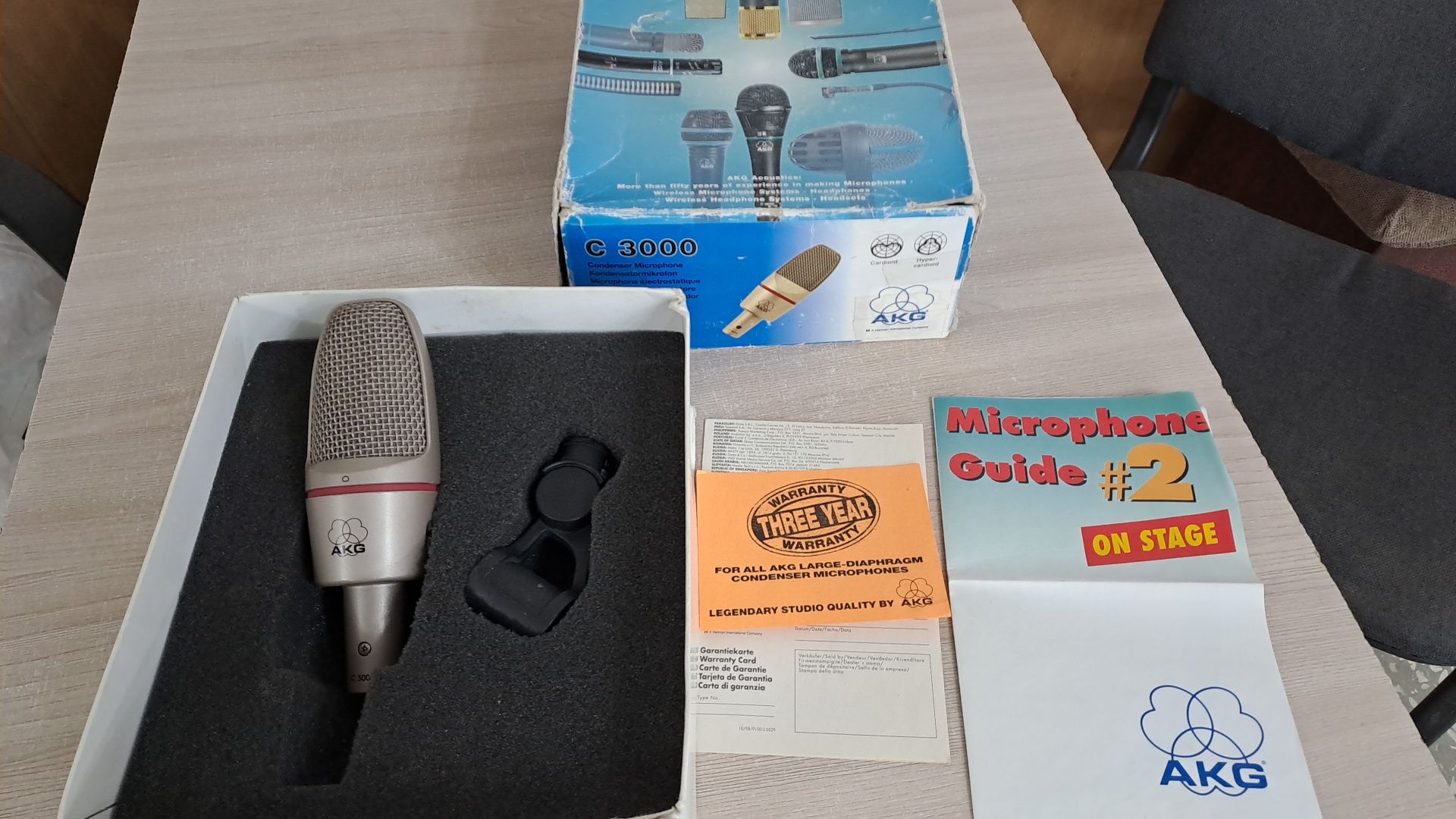 Студийный микрофон AKG C3000B