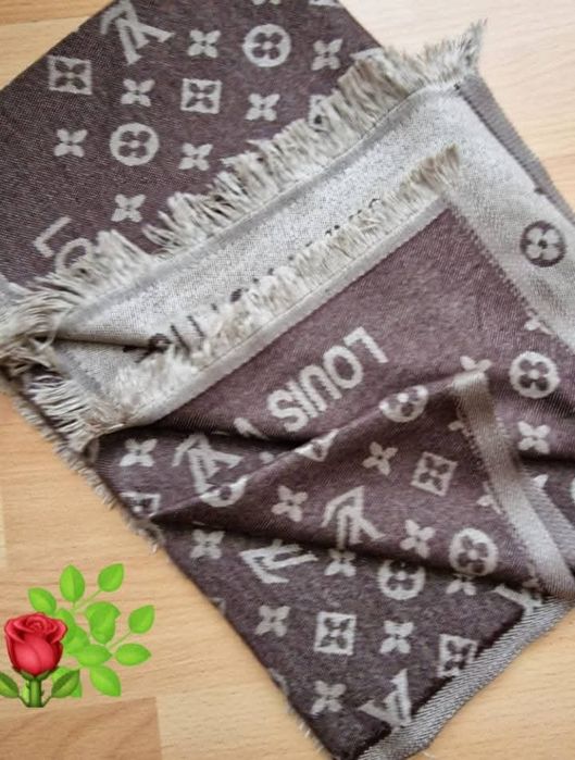 Esarfe/saluri unisex doua fețe Louis Vuitton,saculet, etichetă