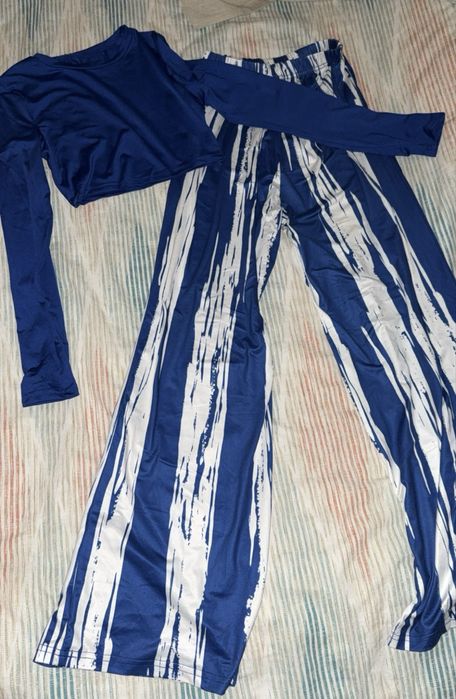 Син комплект за зимата/есента.