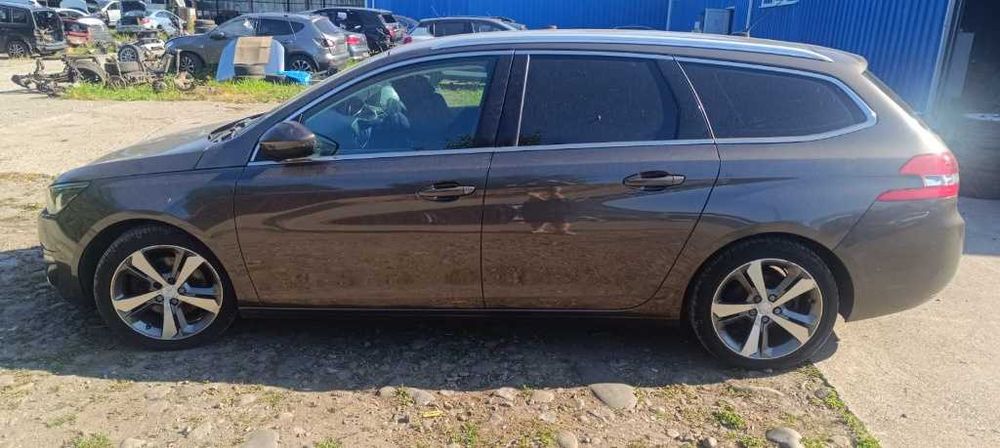 Dezmembrez Peugeot 308sw 2.0 hdi 2015