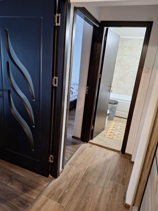 Vand apartament 3 camere in CFR