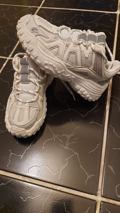 Adidasi Fila fete