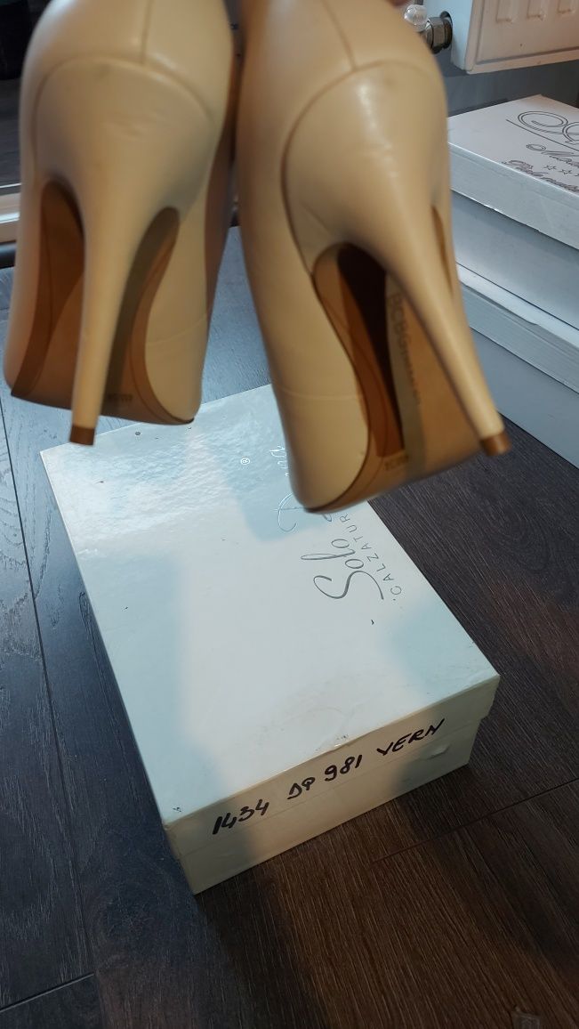 Pantofi din piele, mărimea 35