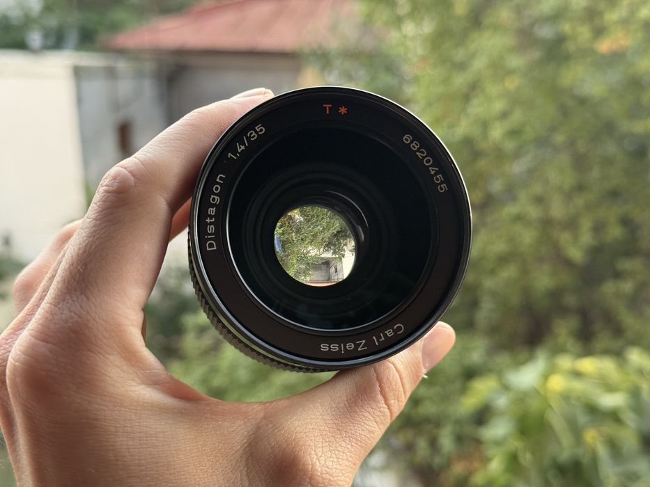 Contax Zeiss 35mm f1.4 Canon EF
