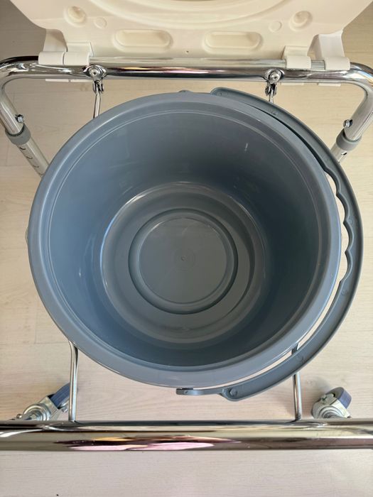 Тоалетен стол 3в1