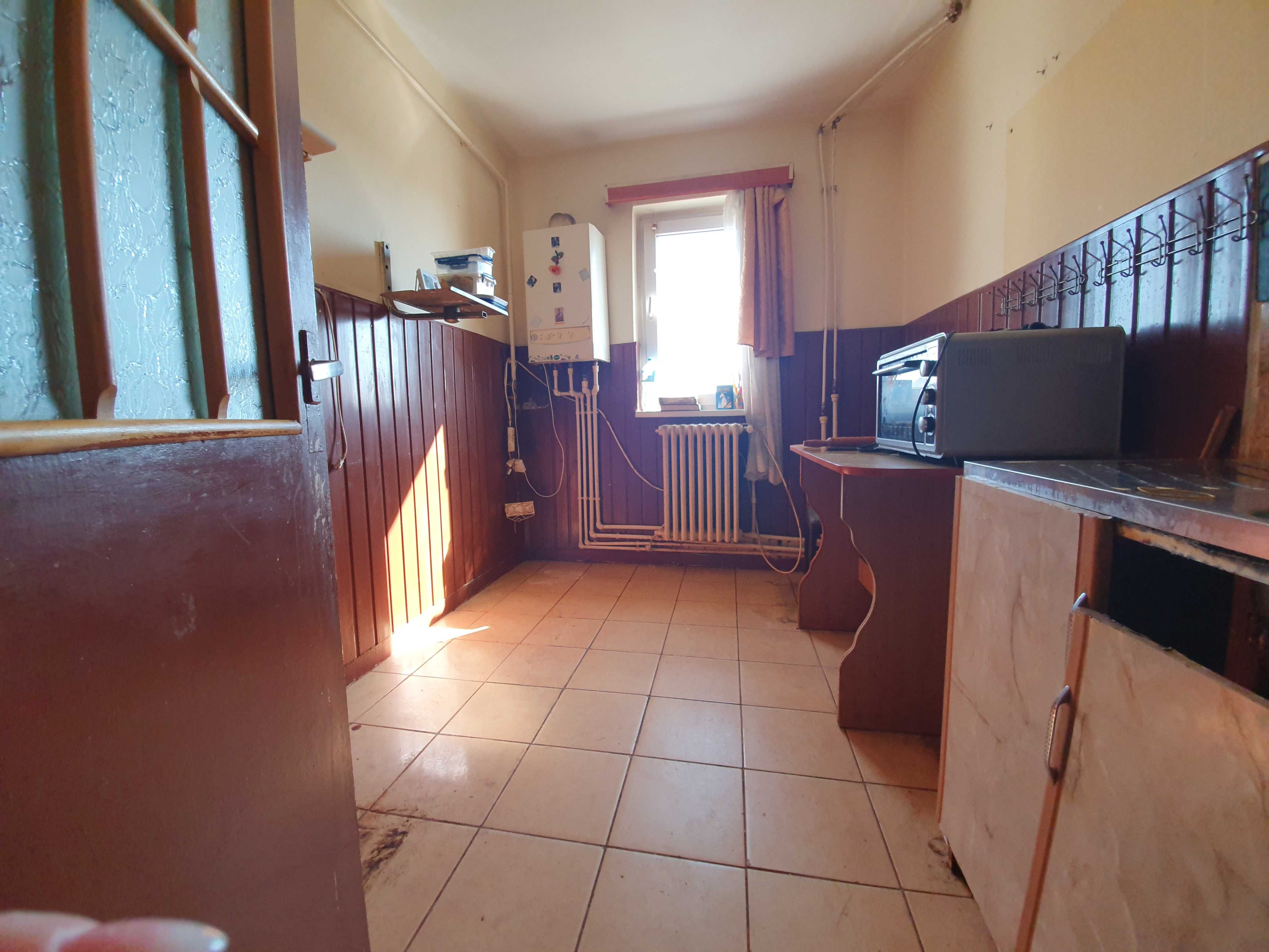 Apartament, Mansarda tip garsoniera si boxa intabulata - Tg. Ocna