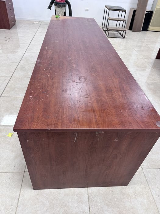 Работни плотове 2 бр височина 87 ширина 80 дължина 3.15